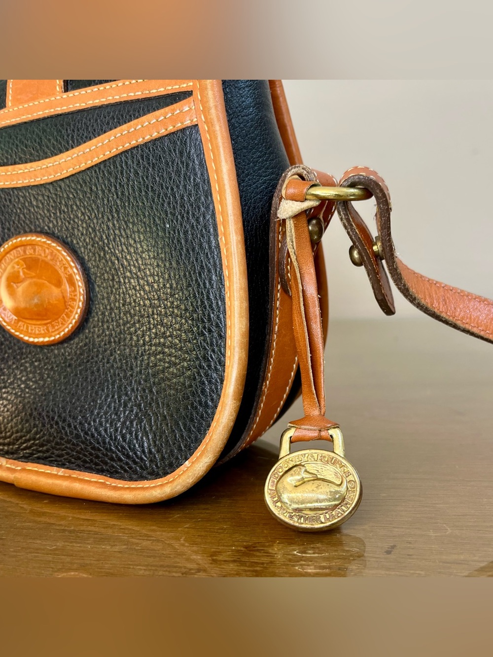 Vintage Dooney & Bourke Pebbled Leather Equestrian Crossbody Bag Black/Brown - Picture 7 of 17